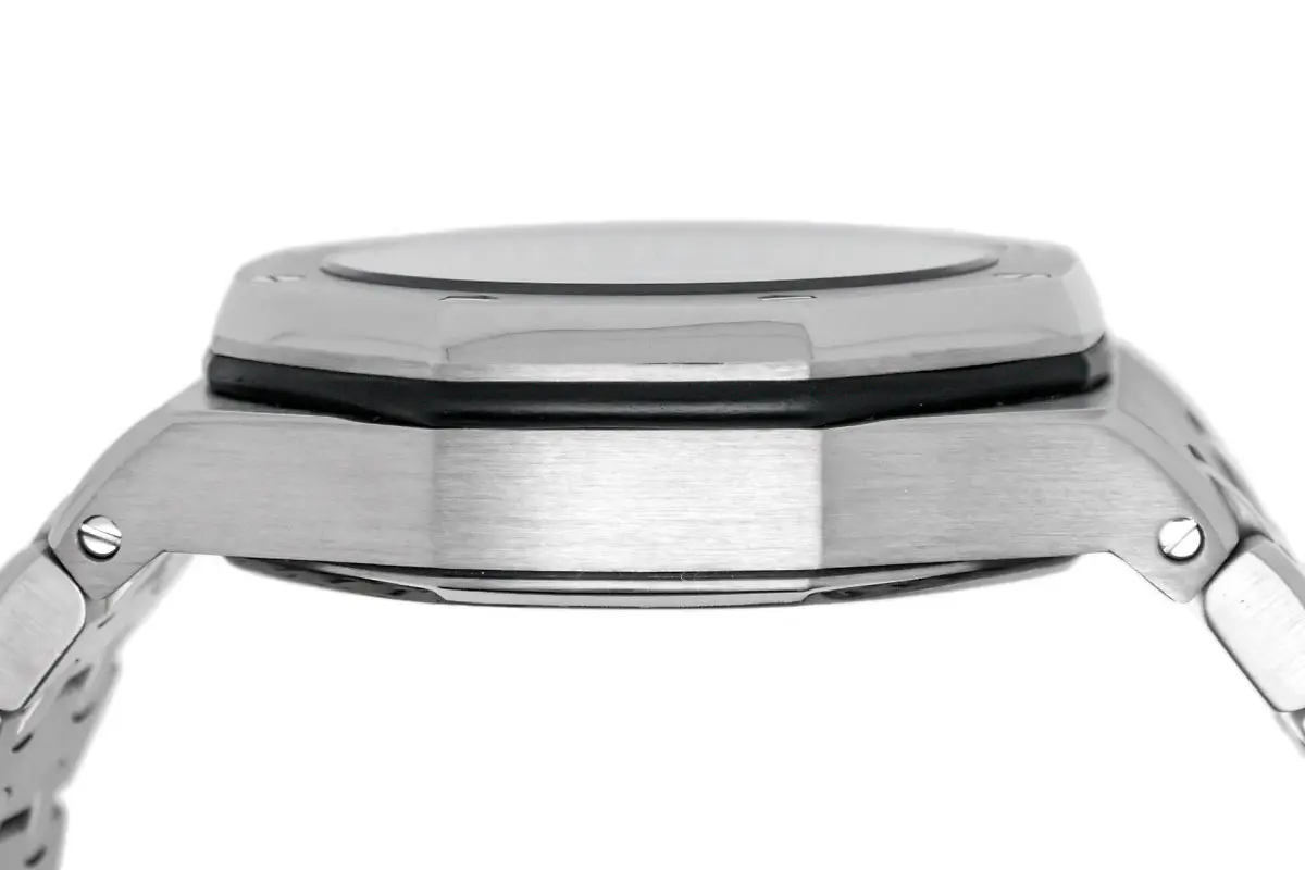 Audemars Piguet Royal Oak Offshore Titan 25721TI.OO.1000TI.02 worn flank