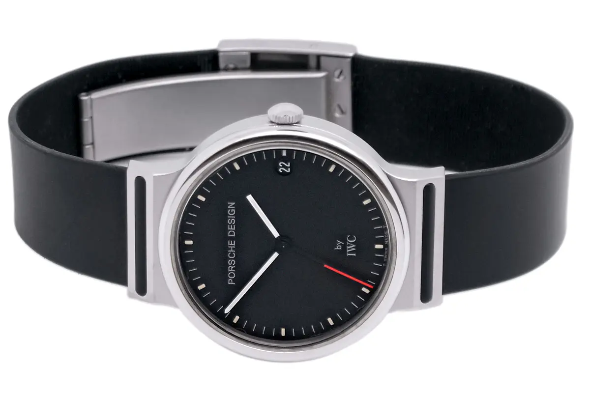 IWC Porsche Design Sportivo 02 Titan 3320 integrierte Krone Detail