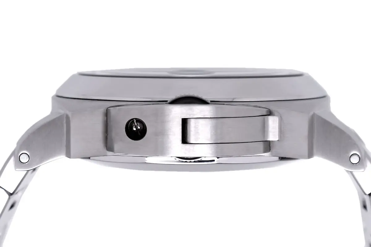 Panerai Luminor Marina stainless steel PAM00299 worn crown