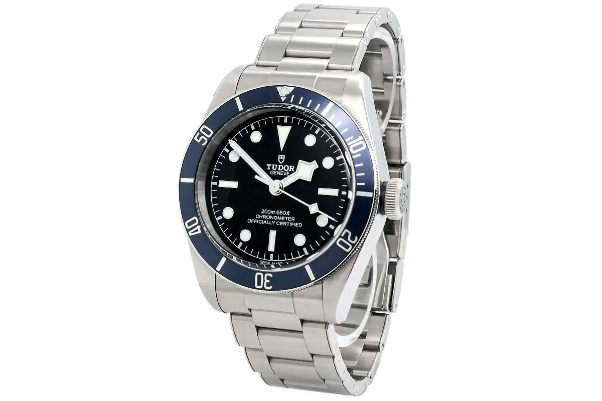 Tudor Black Bay Blue M79230B Krone und Gehäuseflanke