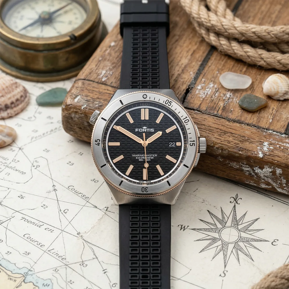 Fortis Marinemaster M-44 stainless steel gold F8120015 unworn still life