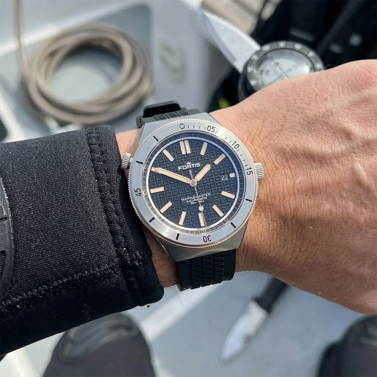 Fortis Marinemaster M-44 Edelstahl Gold F8120015 Ungetragen Wristshot