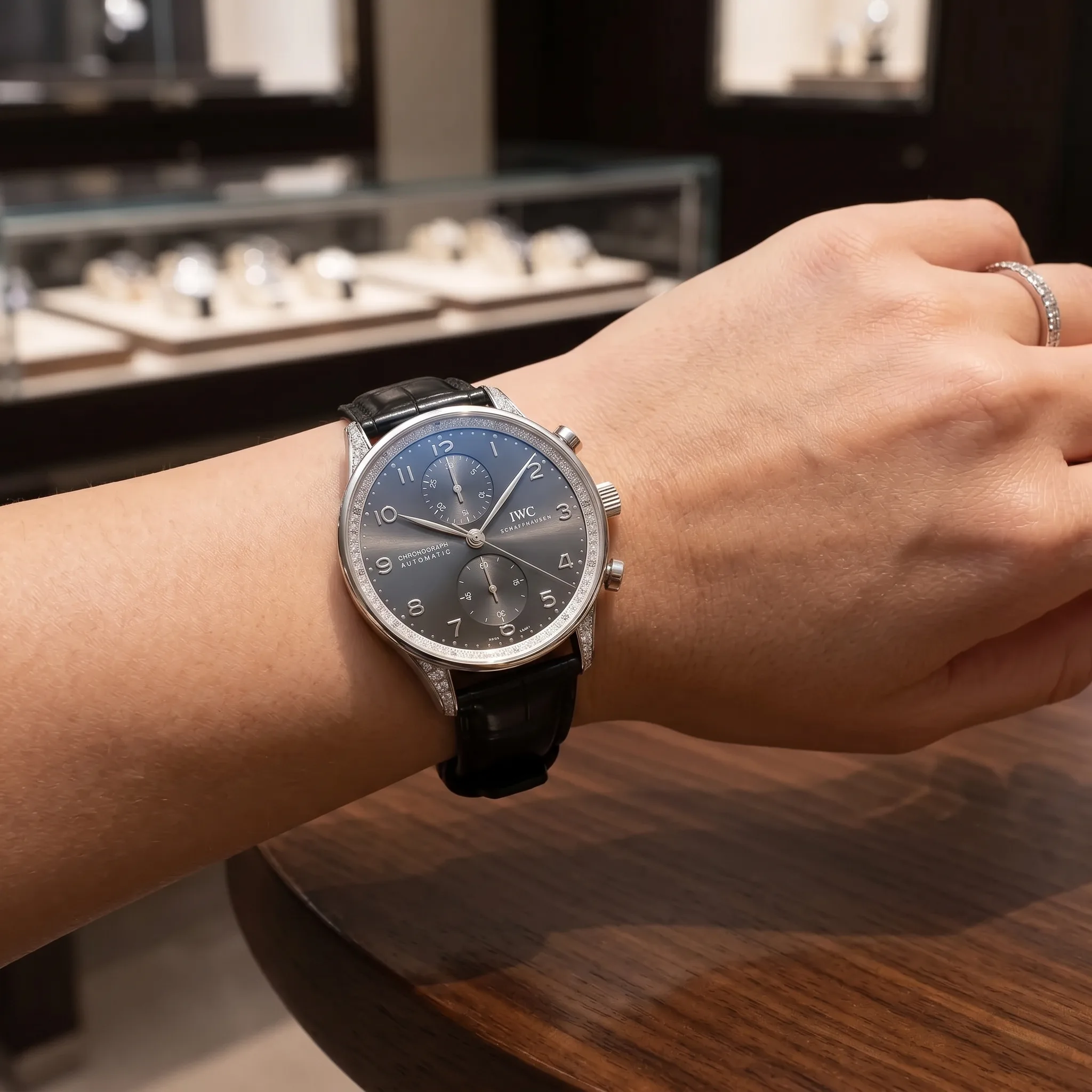 IWC Portugieser Chronograph Weißgold IW371439 Brillanten Zifferblatt Wristshot2