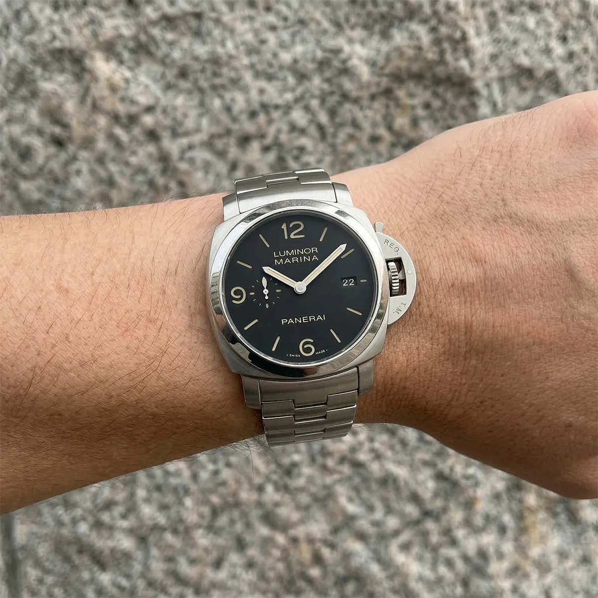 Panerai Luminor Marina 1950 Edelstahl PAM00328 Neuwertig Wristshot
