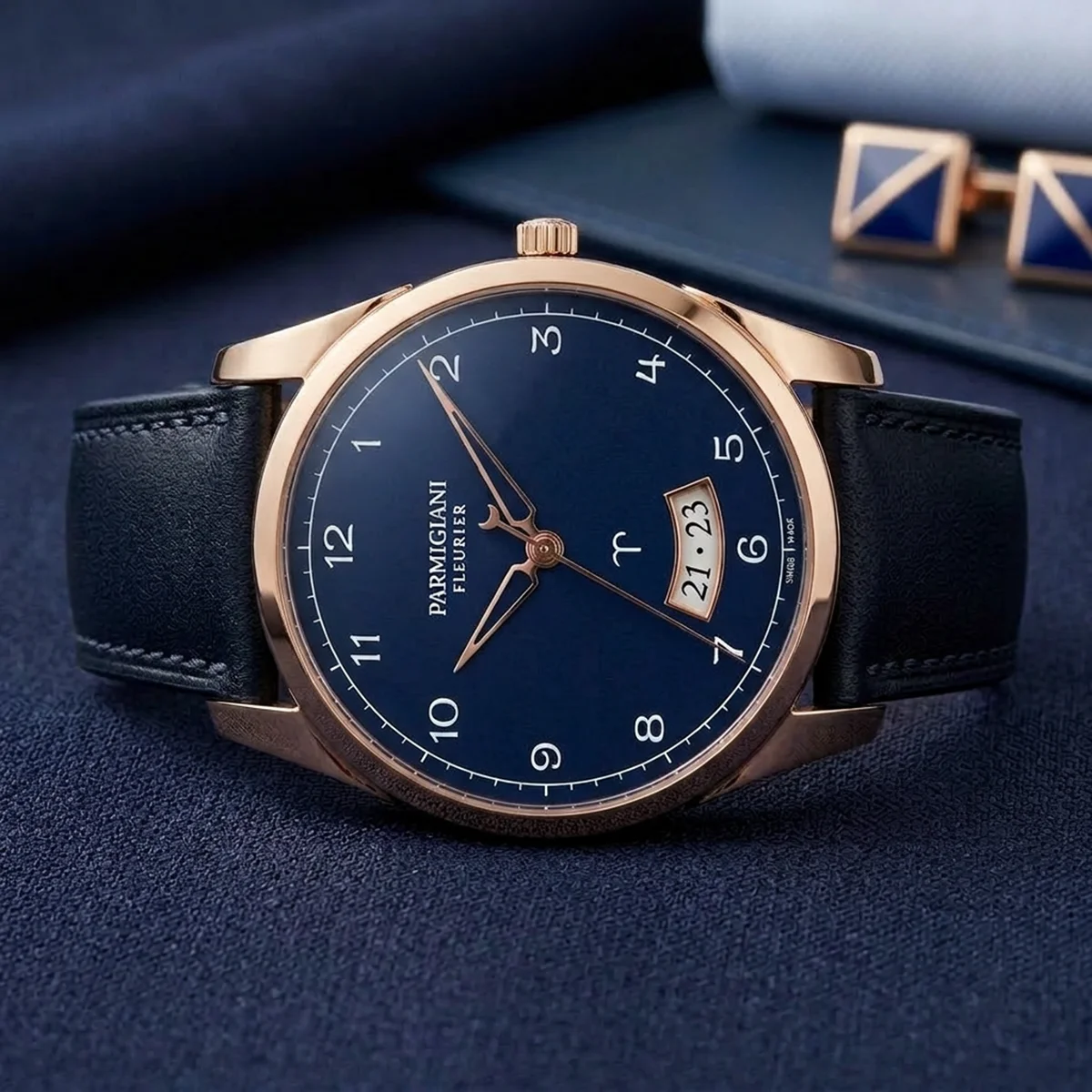 Parmigiani Fleurier Tonda Treccani Rotgold blaues Zifferblatt Stillleben