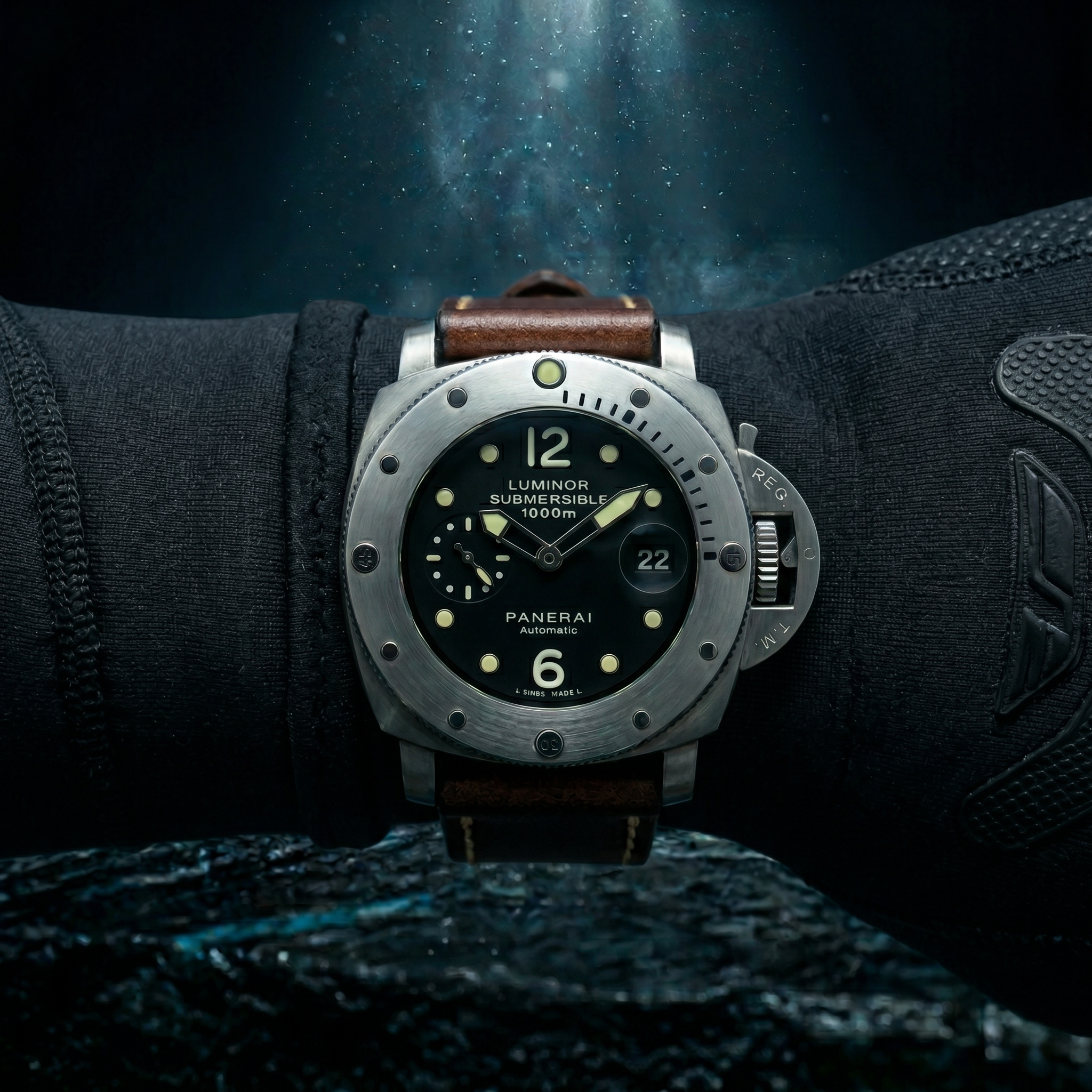 Panerai Luminor Submersible 1000m PAM00243 Wristshot