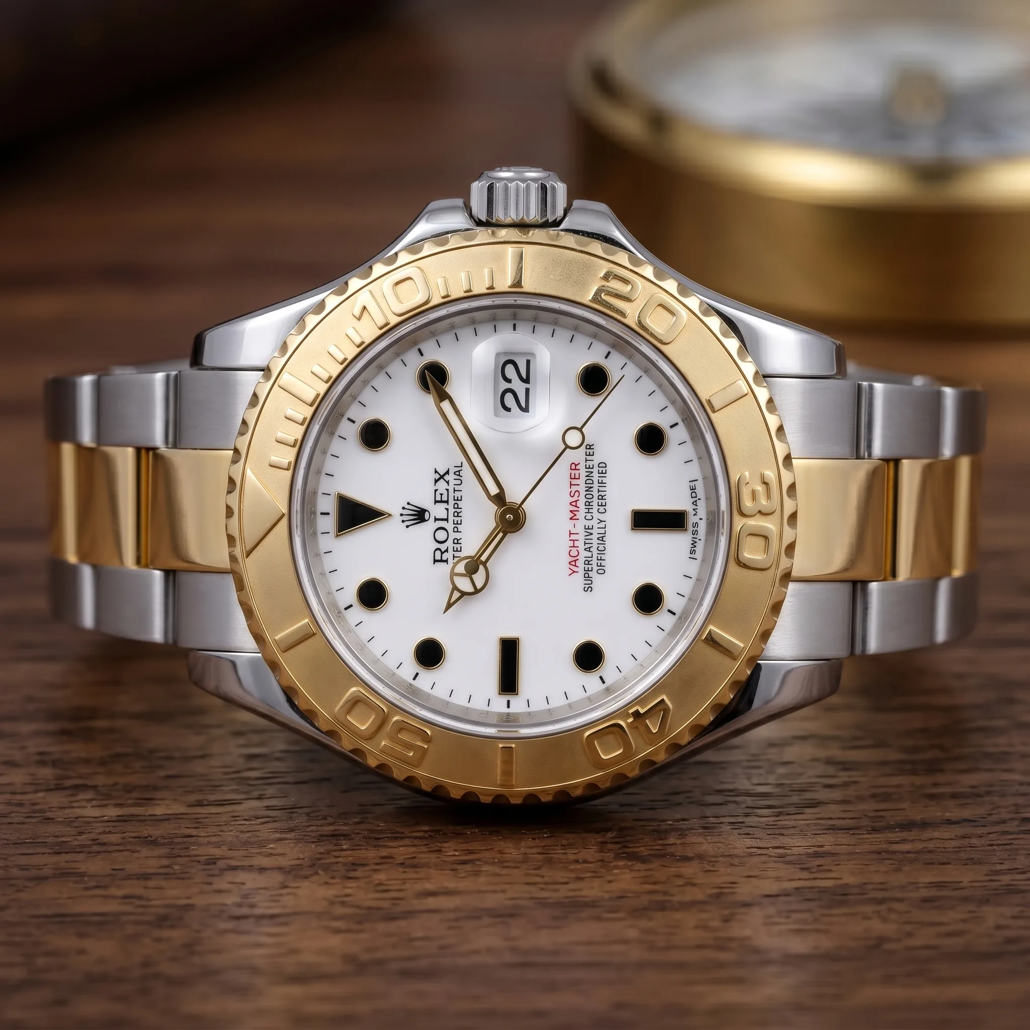 Rolex Yacht-Master Edelstahl 18 Karat Gelbgold Ref. 16623 Full Set Zustand getragen Stillleben