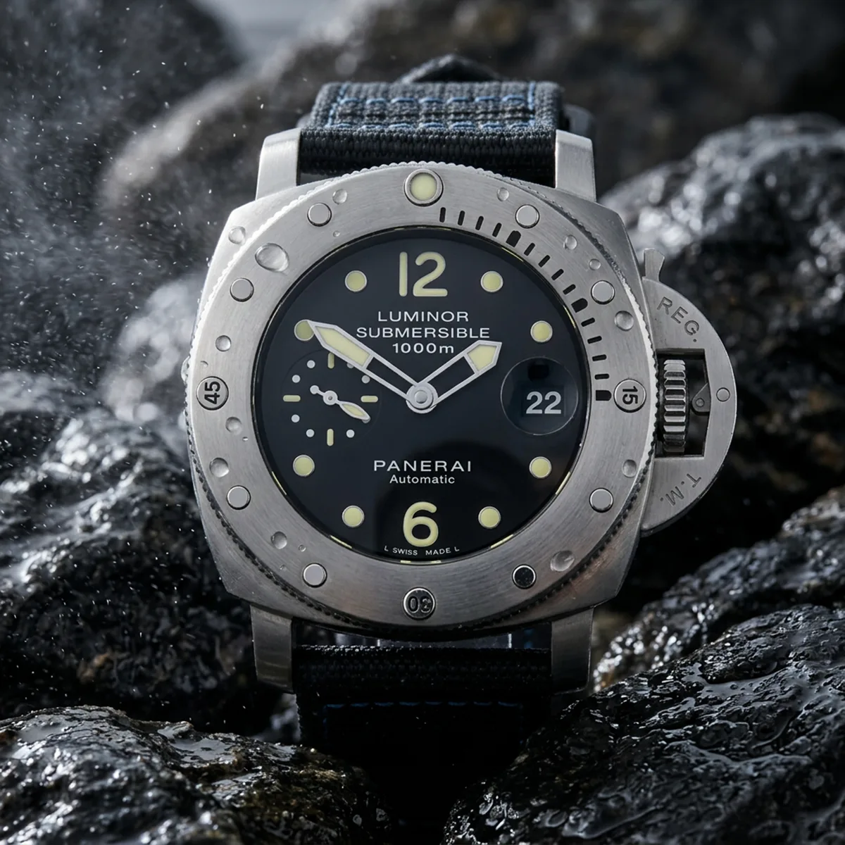 Panerai Luminor 1950 Submersible Stainless Steel Black PAM00243 Very Good Still Life