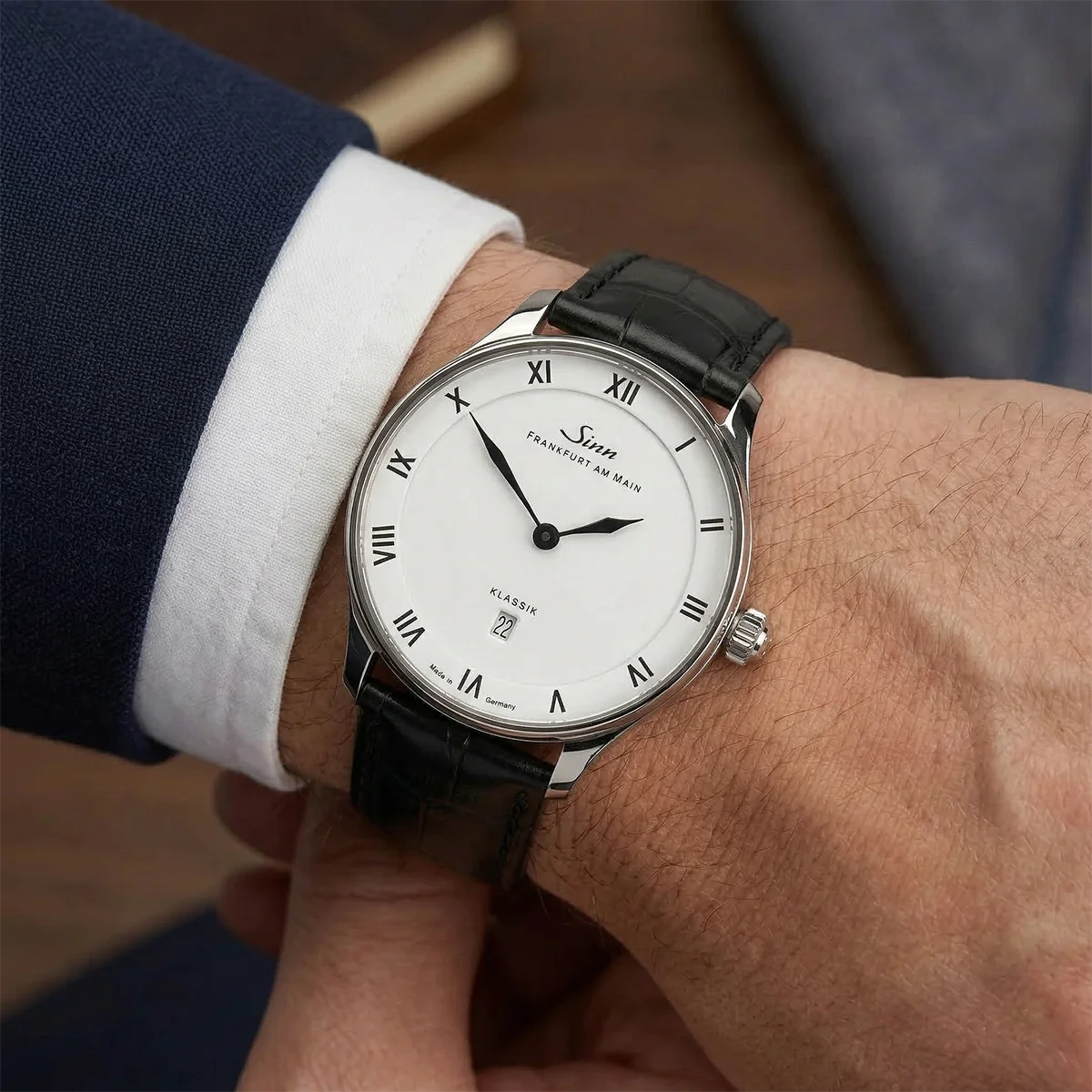 Sinn 1746 Klassik Edelstahl 1746.011 Sehr gut Wristshot