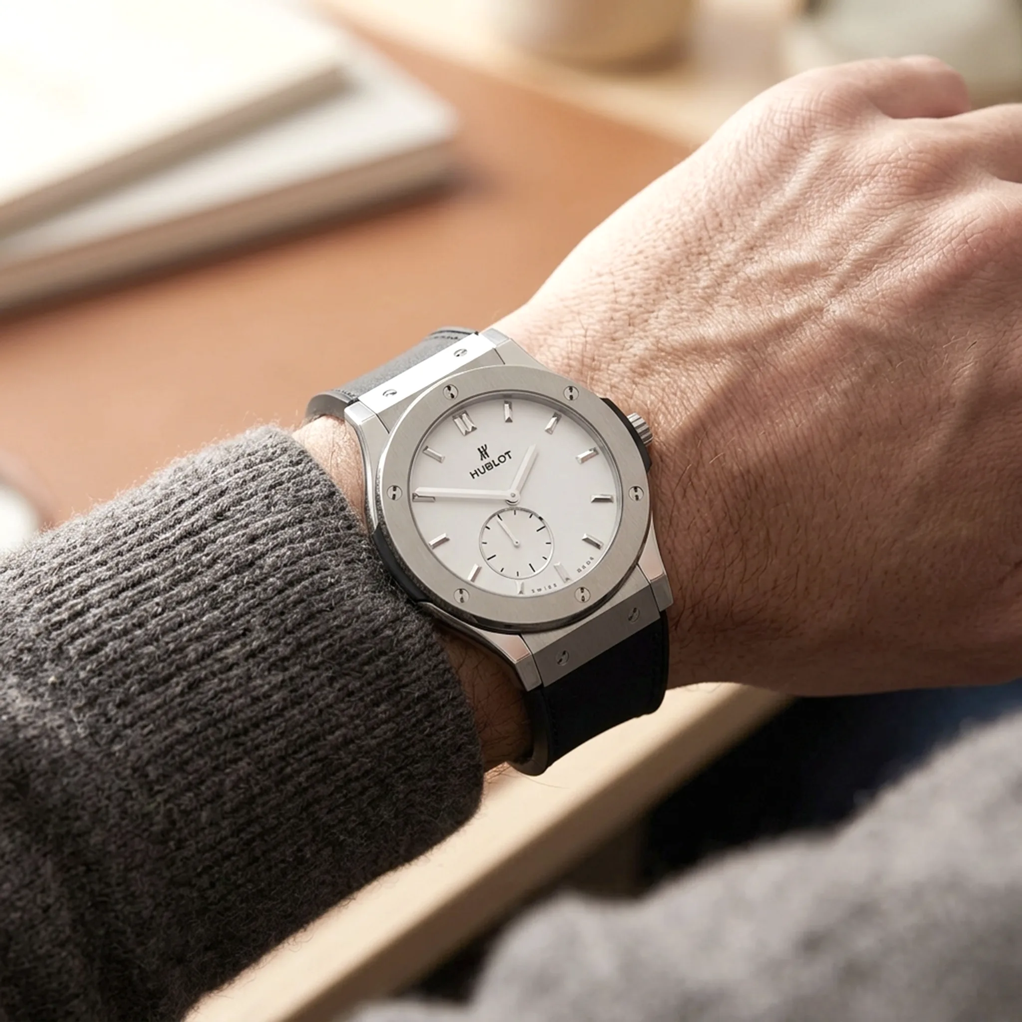 Hublot Classic Fusion Ultra-Thin 515.NX.2210.LR am Handgelenk